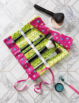 Make-Up Kit Roll from Take Fat Two Quarters - Gifts